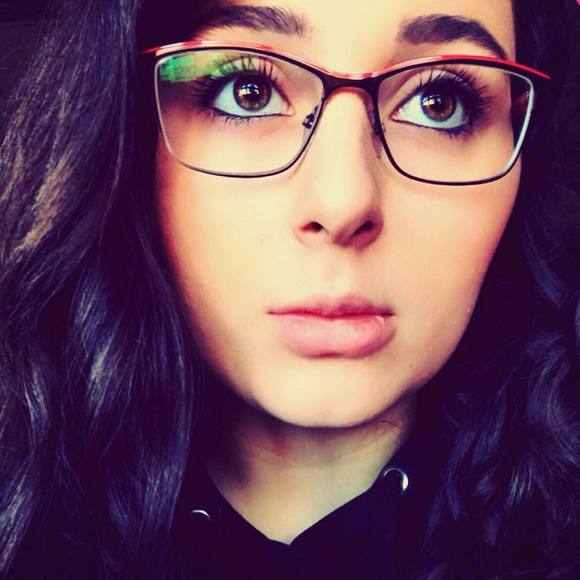 Meet your Posher, Alexsa - Picture 1 of 1